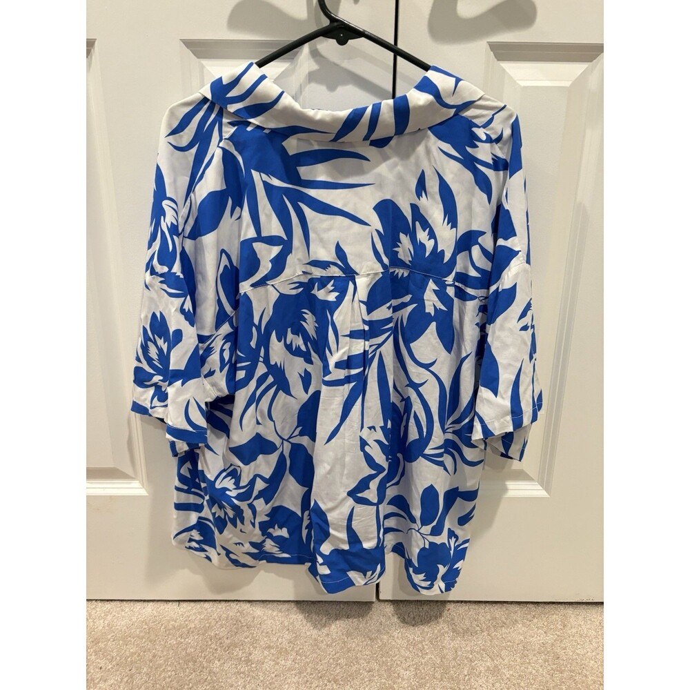 MinkPink Blue And White Floral Women’s Top Size XXL Button Up Beachwear Summer - Picture 4 of 6